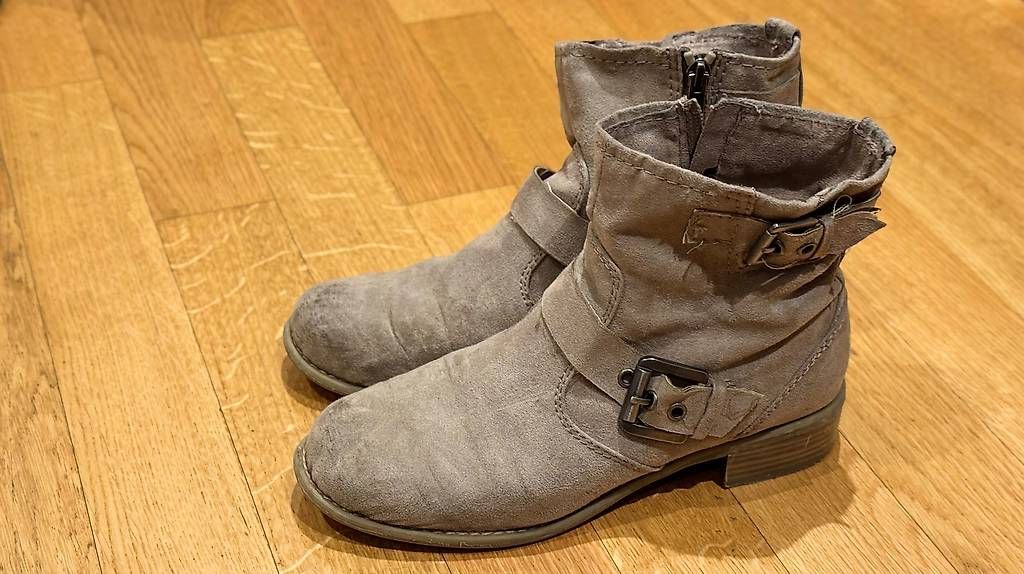 Damenschuhe: Graue Marco Tozzi Damenstiefel Grösse 39 – Gebraucht aus Matten b. Interl von atc_p2hb 1