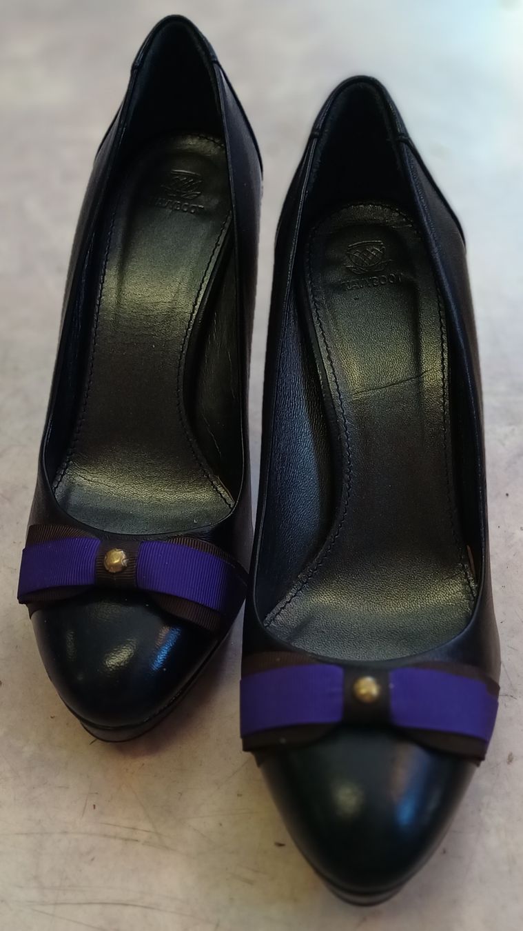 Navyboot Damenschuhe: High Heels Pumps im 36 von Navyboot – Gebraucht aus Merenschwand von Brockinell