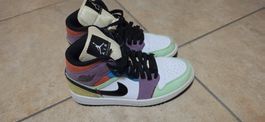 Baskets Nike Air Jordan Mid taille 40.5 multicolore
