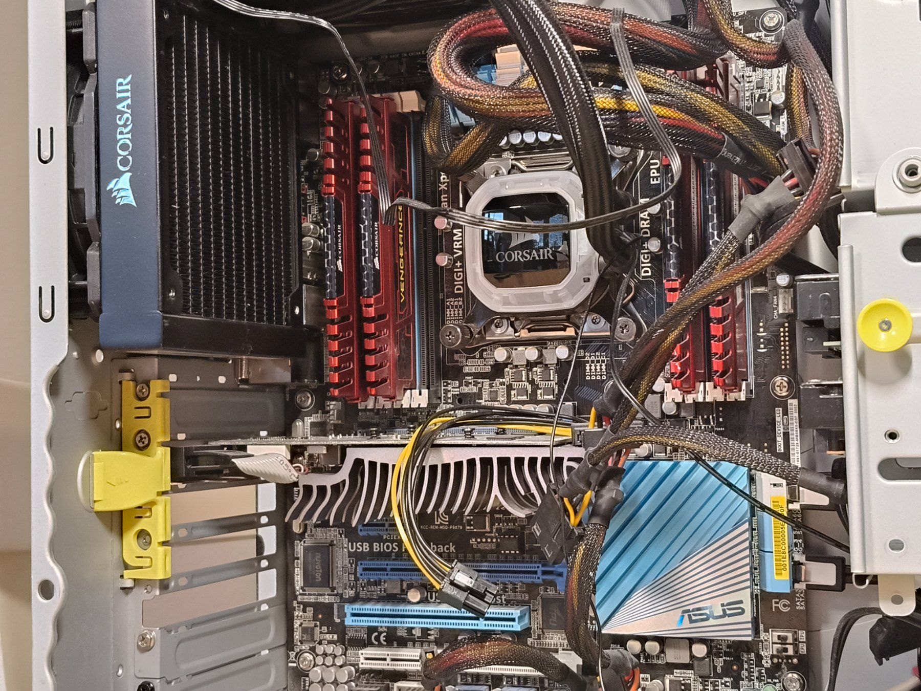 Asus PC: Asus - Hockwertige komponenten - Defekt – Difettoso da Zürich venduto da DonBodo 1