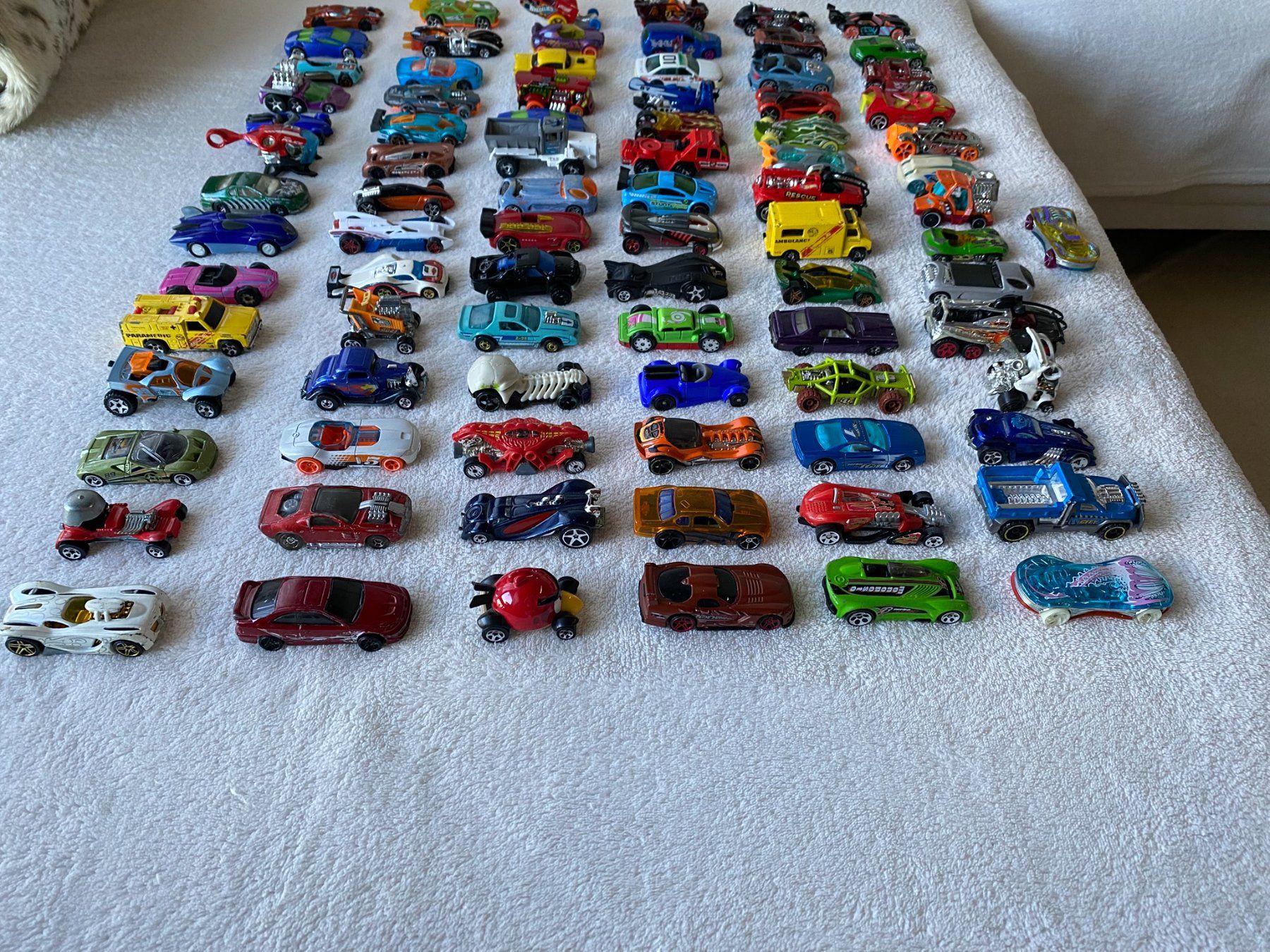 Hot Wheels Giocattoli: Sammlung 85 Hot Wheels Spielzeugautos – Usato da Spiez venduto da Mlandcruiser 4