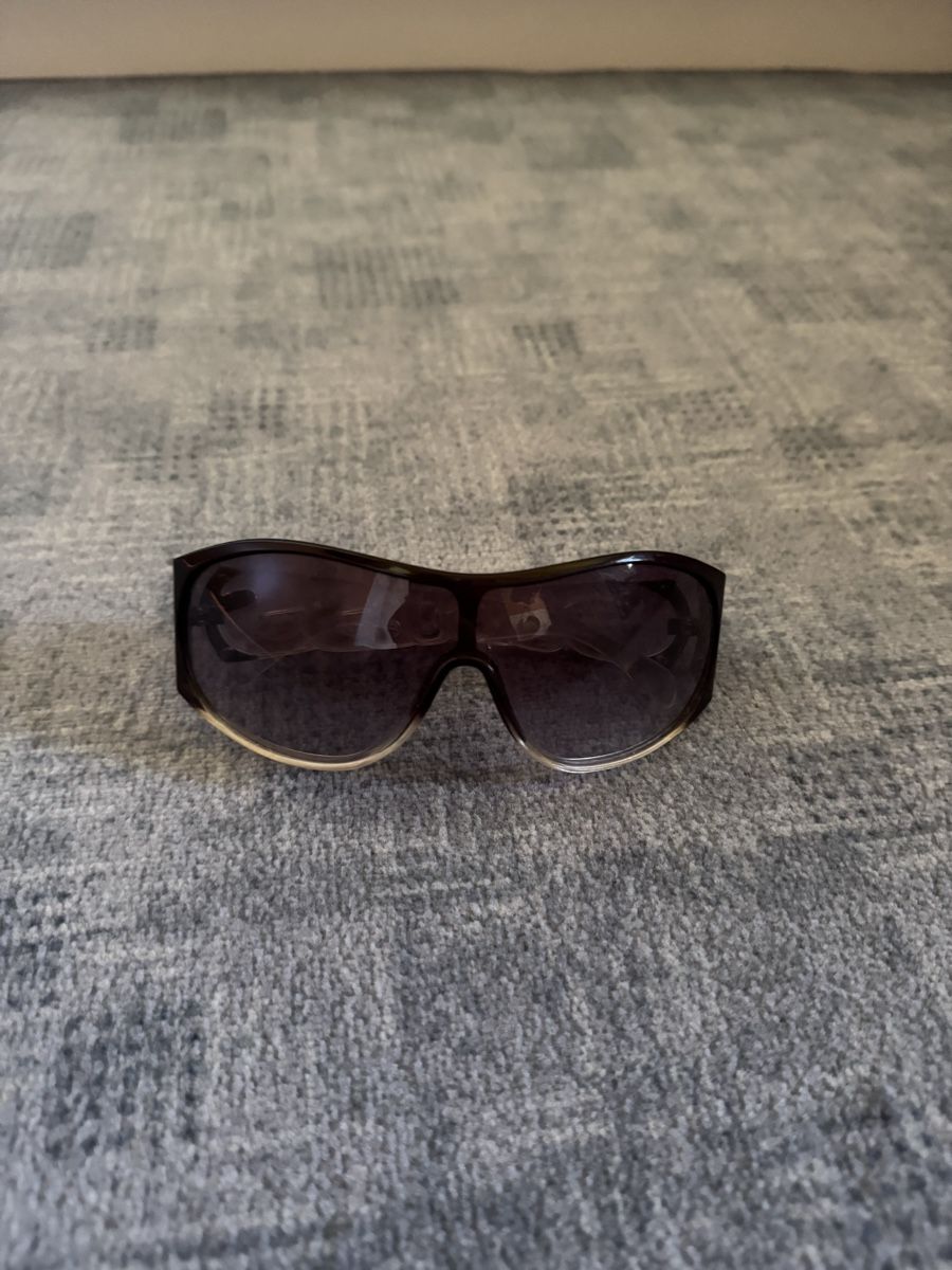 Guess Occhiali & Lenti: Sonnenbrille von Guess✨ – Usato da Ruggell venduto da mar_vq6b 2