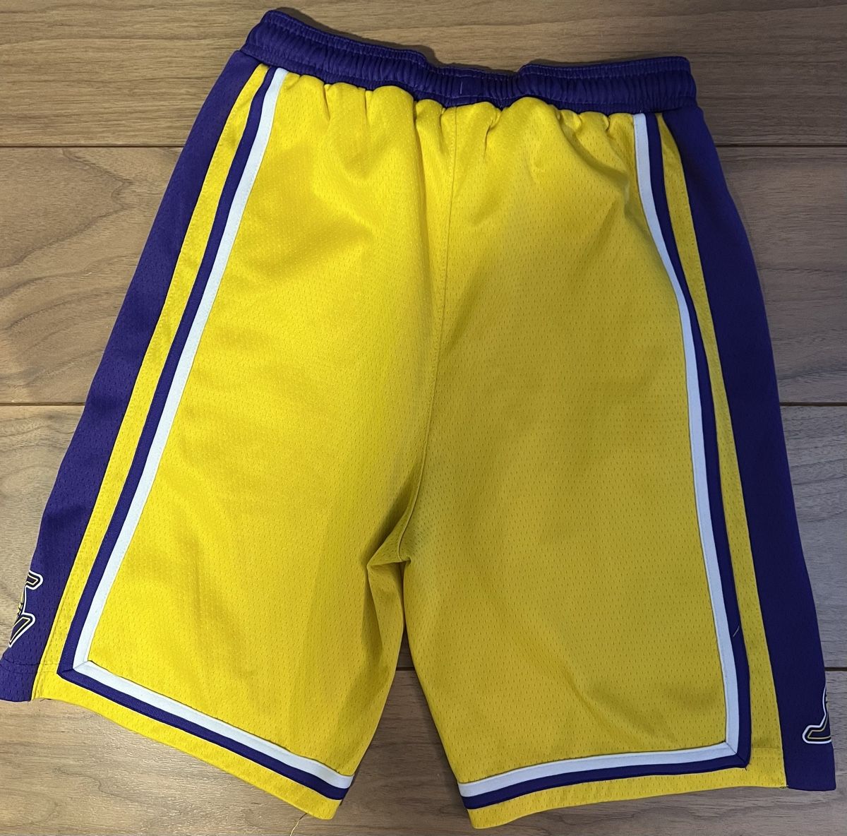 Pantaloni: LA Lakers Shorts for Youth – Usato da Kilchberg ZH venduto da adycalin 1