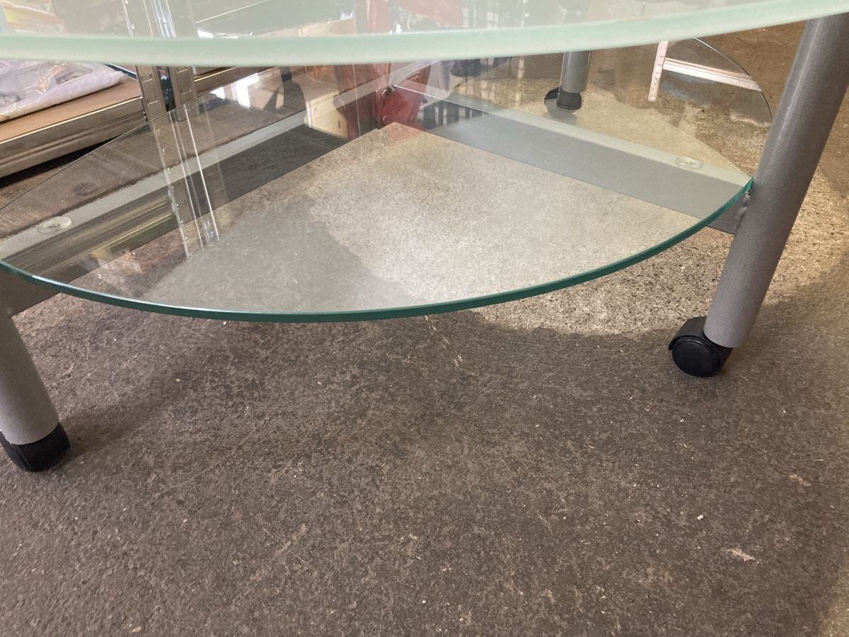 Tische: TV Tisch Salontisch Glas Rad – Gebraucht aus Aarwangen von to-hirschi 2