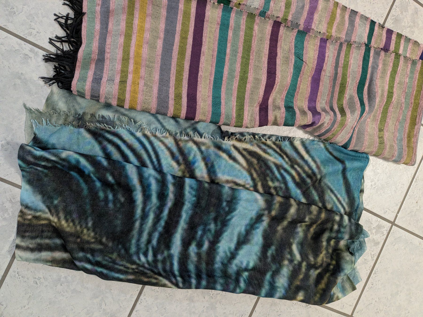 Foulard & Sciarpe: Schal 2 Stück mit Muster – Usato da Untersiggenthal venduto da Marlen59