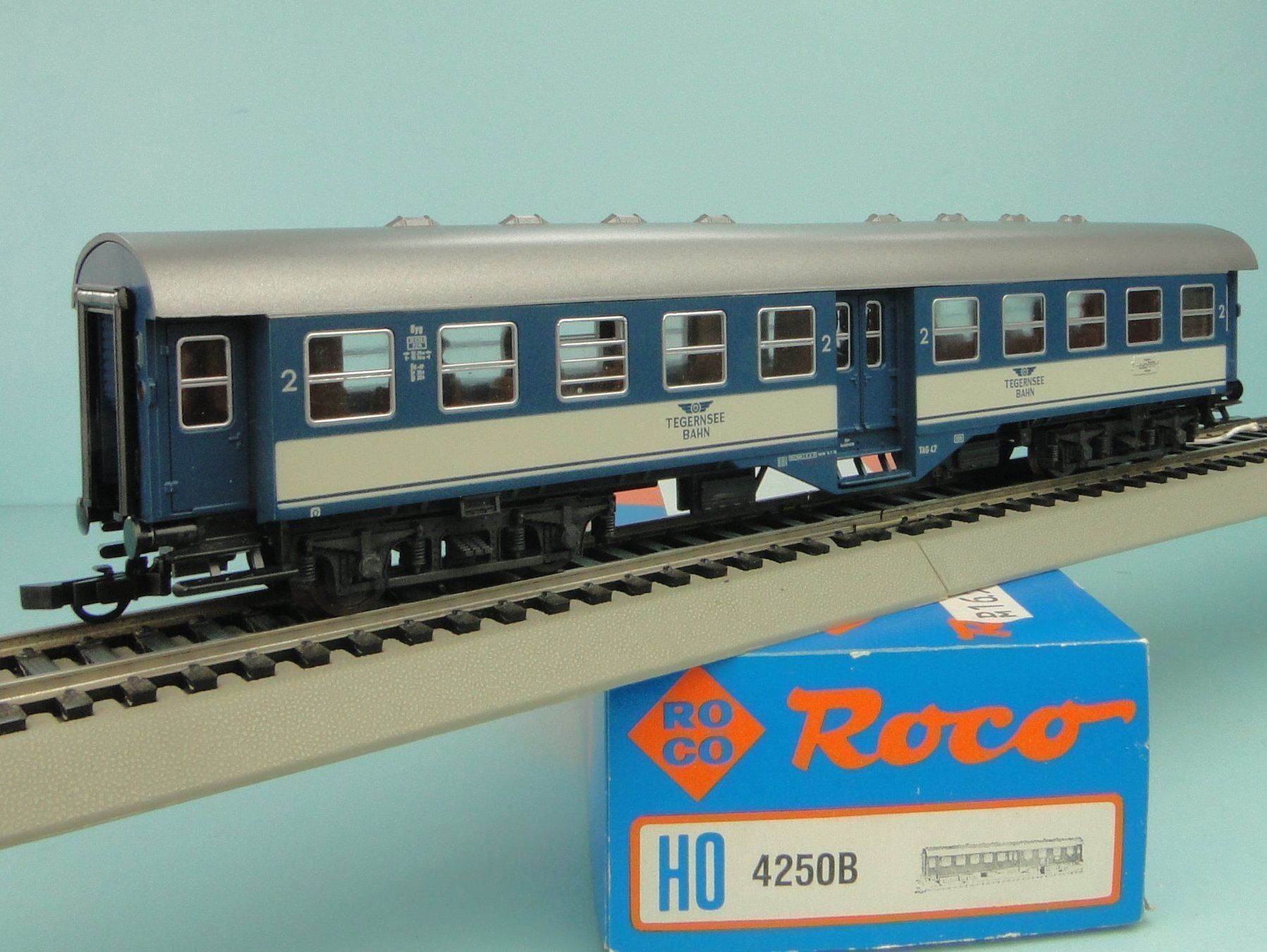 Roco Modelleisenbahnen: Roco 2 Kl. Tegernsee Bahn, AC, Licht – Gebraucht aus Bülach von cann11
