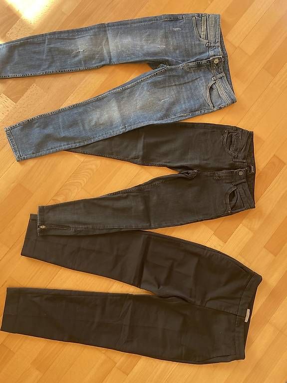 Jeans: 3x neuwertige Hose Grösse XS – Gebraucht aus Mollis von sch_7b5z