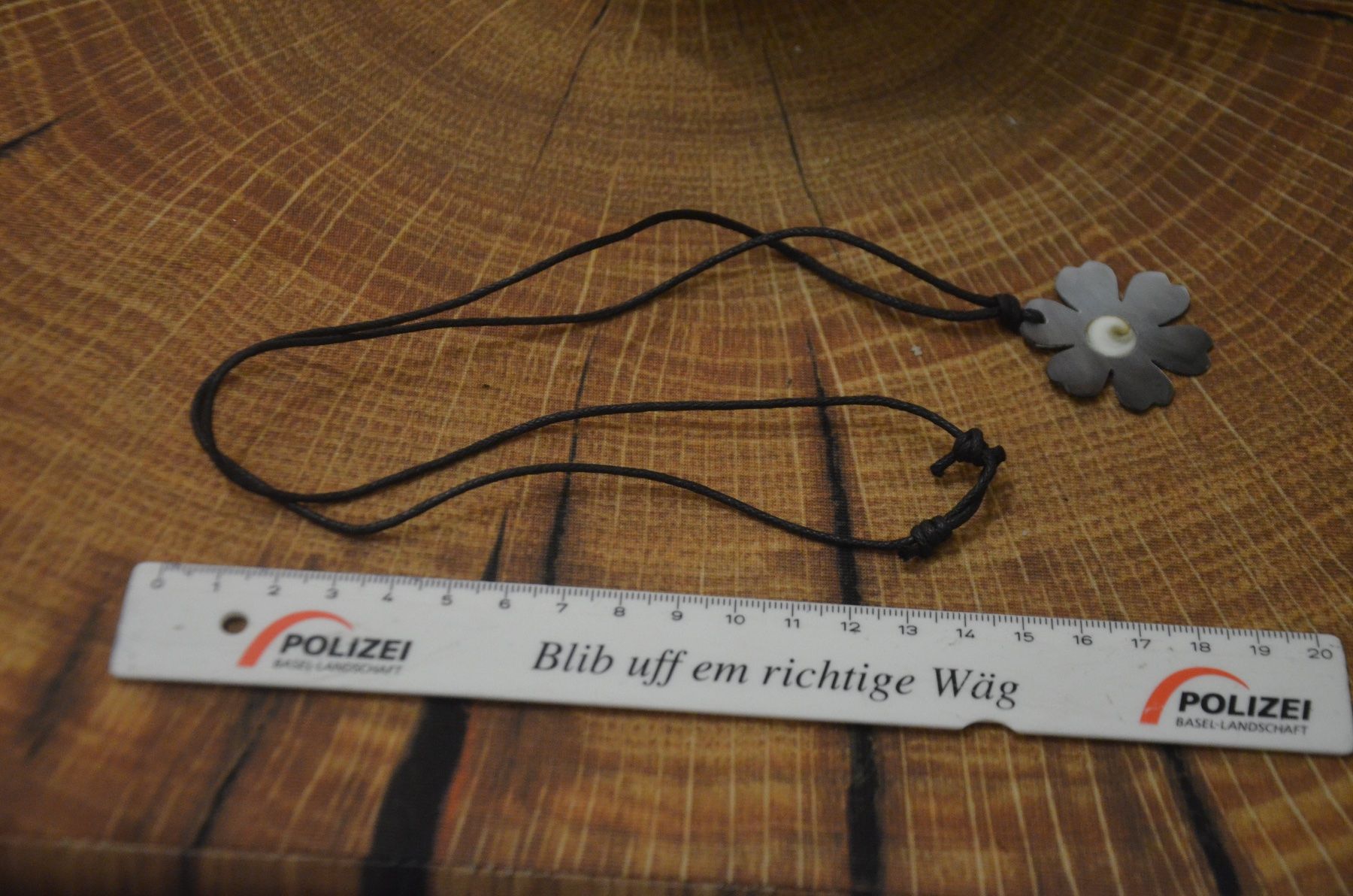 Catenine: COLLIER MADREPERLA – Nuovo (secondo la descrizione) da Chiasso venduto da Dolly015 1