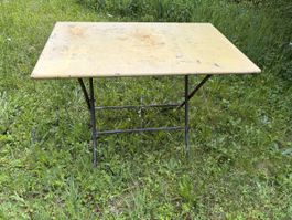 Vintage Gartentisch gelb klappbar restaurationsbedürftig