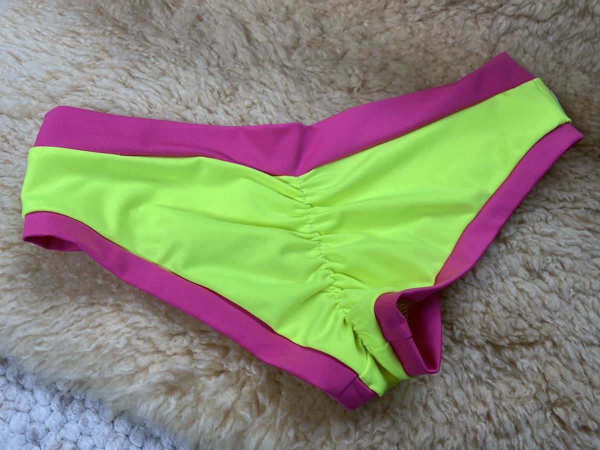 Pantaloni: Neuwertige Pole Dance Short in Größe S – Nuovo (secondo la descrizione) da Scuol venduto da frosch85 1