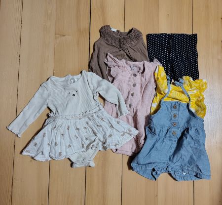 Kleiderpacket Grösse 54 / Habits filles 54