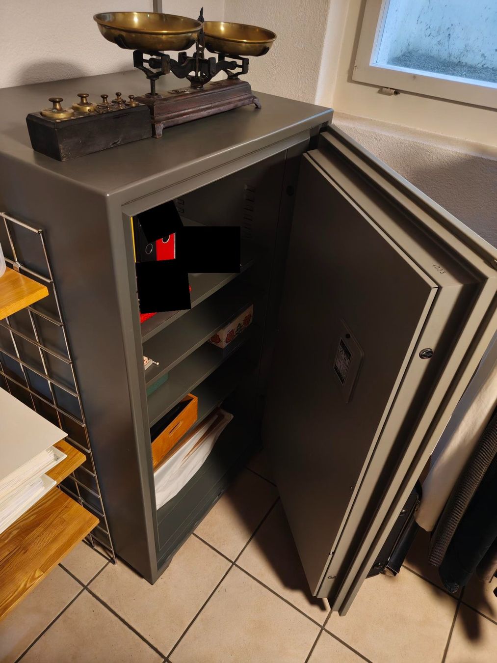 Casseforti: Tresor - Itoki Gold Safe Strong 86 – Usato da Rickenbach LU venduto da imagine6221 4