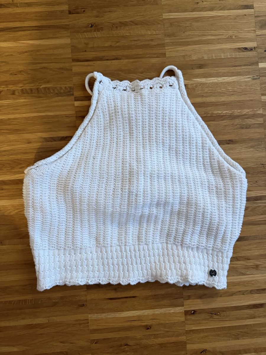 Hollister Top: Hollister Top – Usato da Baar venduto da andrinamuellerr