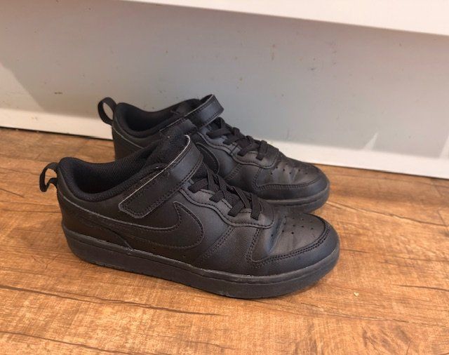 Nike Scarpe da uomo: Nike Sneakers All Day Play Grösse 35 – Usato da Lömmenschwil venduto da classico01