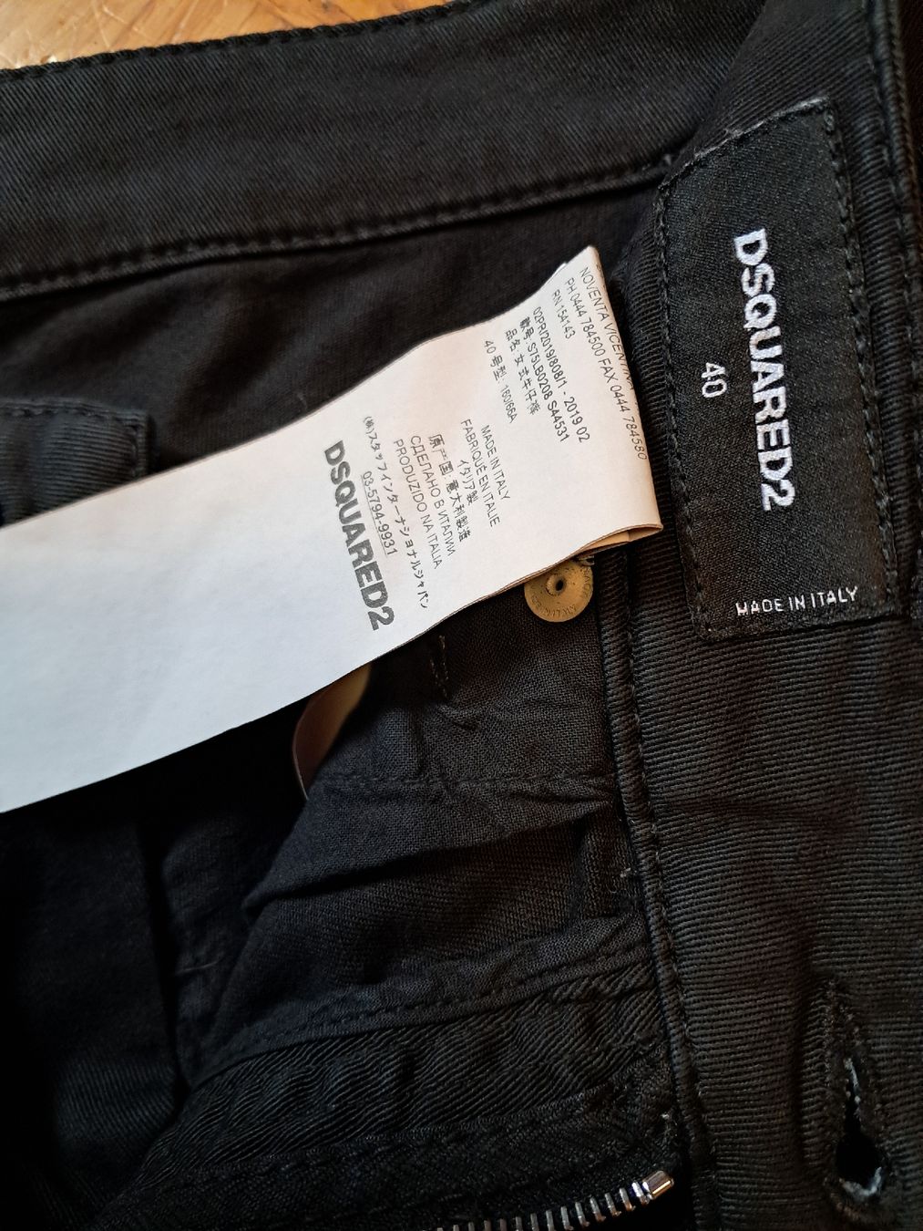 Dsquared2 Kleiderpakete: Dsquared2 Hosen 2 Stück 34 bis 36 – Gebraucht aus Kefikon TG von theratpack20 9