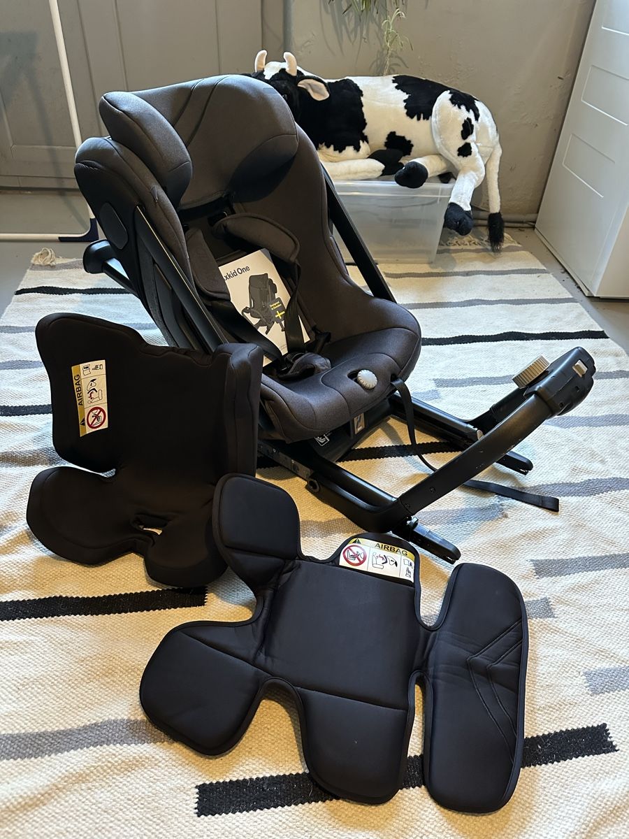 Sièges auto: Kindersitz Axkid ONE 2 – D'occasion à Grenchen par ast_pl5d
