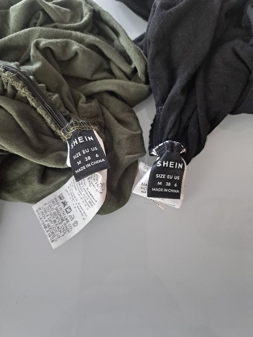 Shein Top: Sommer Set: 2 schöne Oberteile, Grösse M – Nuovo (secondo la descrizione) da Au (SG) venduto da mavi4114 3