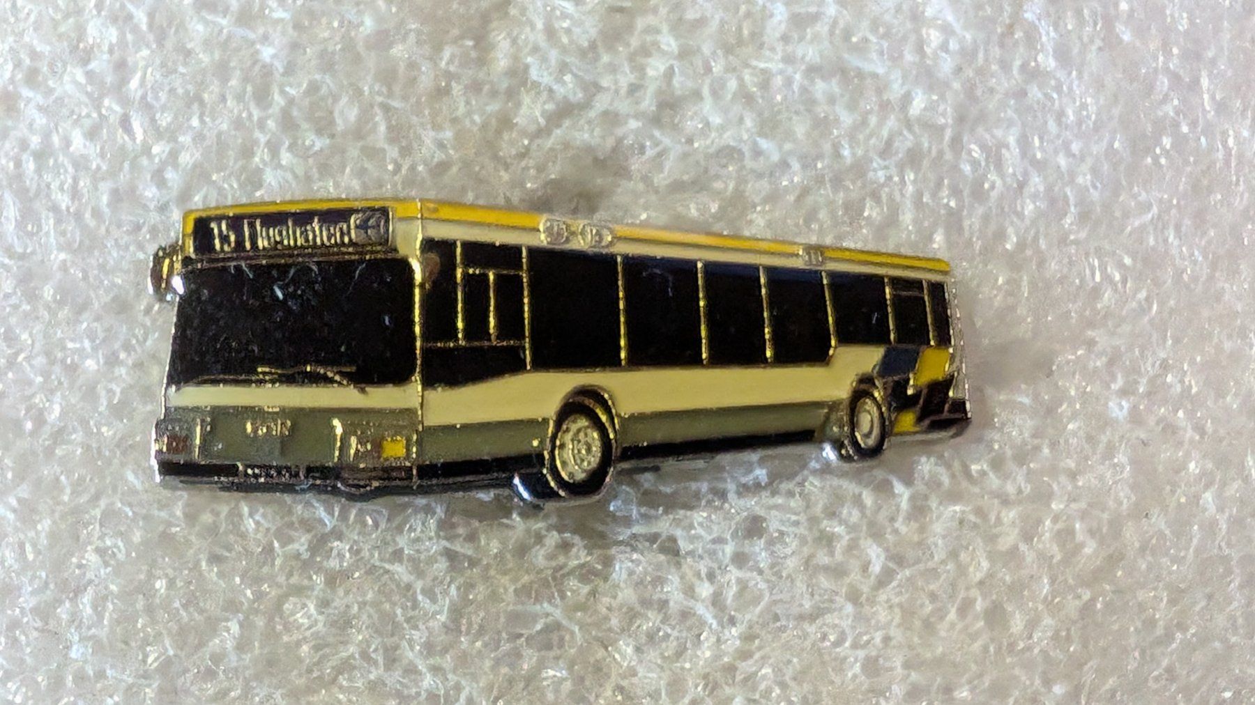 Placchette & Badge: Ansteckpin 174: Bus – Usato da Oppligen venduto da Pin-Fall-Shop