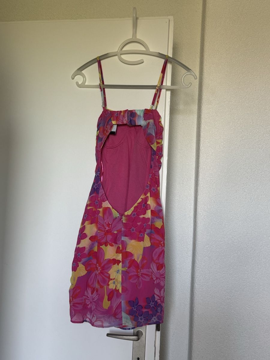 Bershka Vestiti: Robe bershka fleurie dos nu – Usato da Prilly venduto da luc_xmv9 1