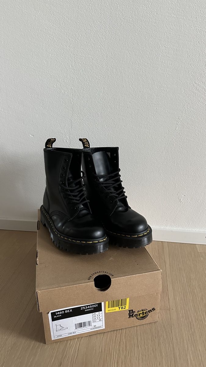 Dr. Martens Scarpe da uomo: Doc Martens 1460 Bex Black Smooth – Nuovo (secondo la descrizione) da Wallisellen venduto da Sharon8304