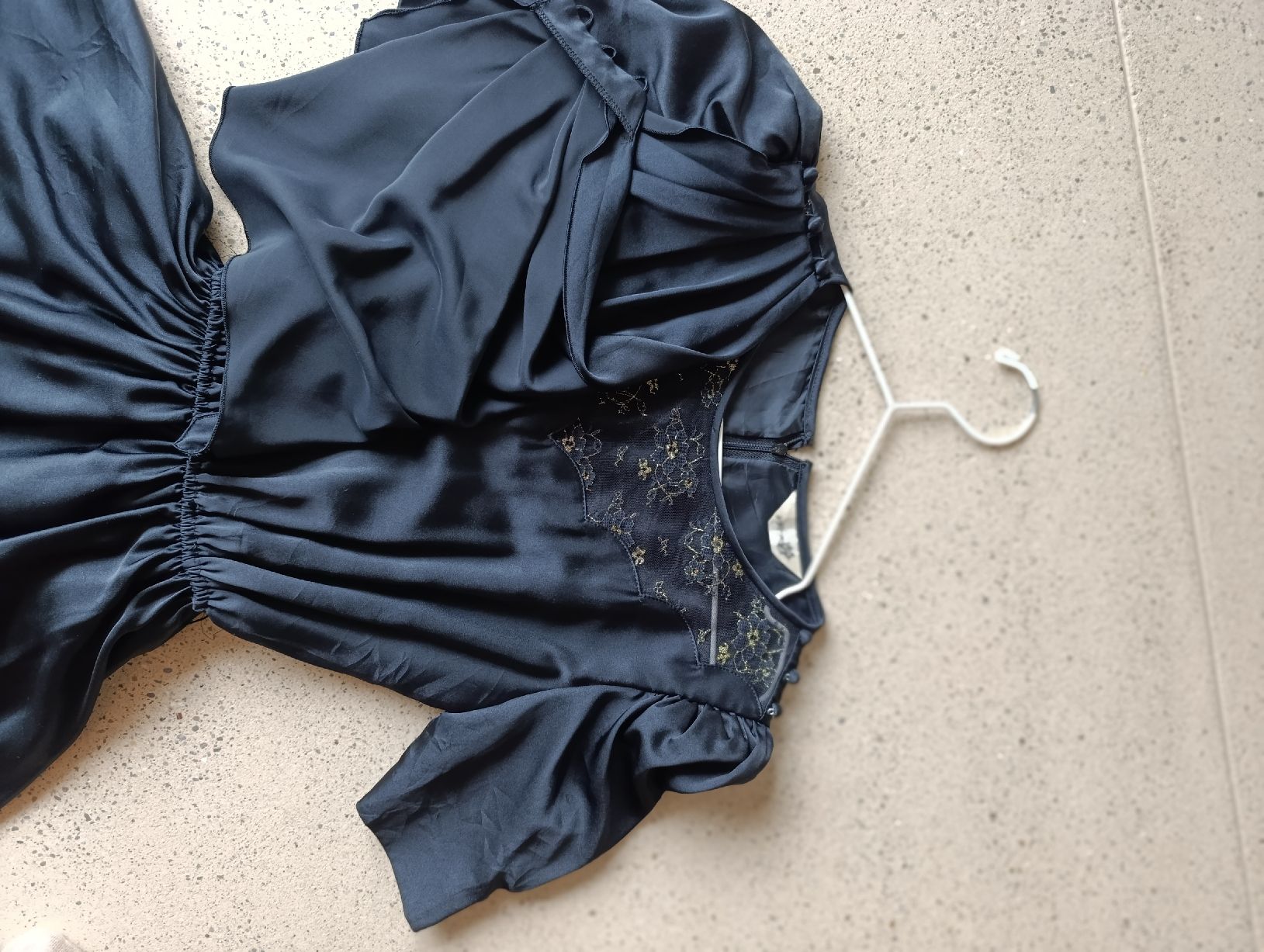 Vestiti: Elegantes Kleid mit Wasserfallausschnitt – Usato da Thalwil venduto da NiaBee 3