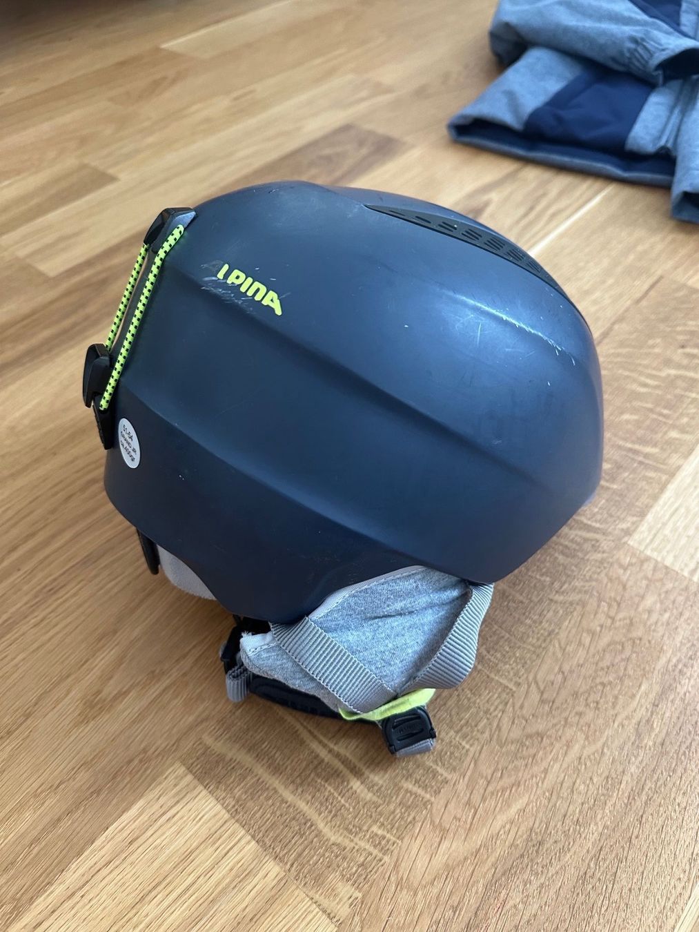 Casques: Ski helm alpina Junior 51-54 – D'occasion à Hochdorf par lefaho 1