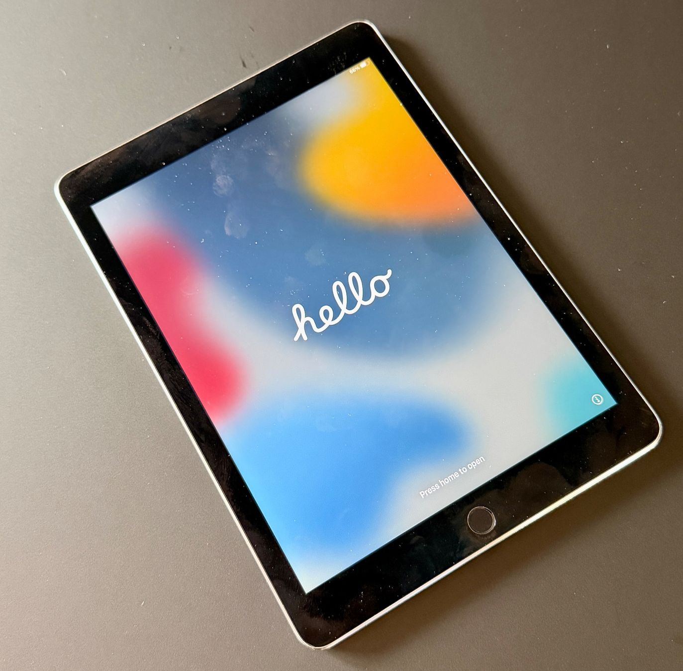 Apple Tablet PC: iPaad Air 2 – Gebraucht aus Zürich von volapyk