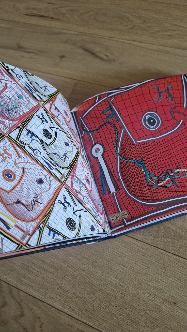 Bücher: Livre foulards Hermès – Neu (gemäss Beschreibung) aus Collombey von Preloveditems 4