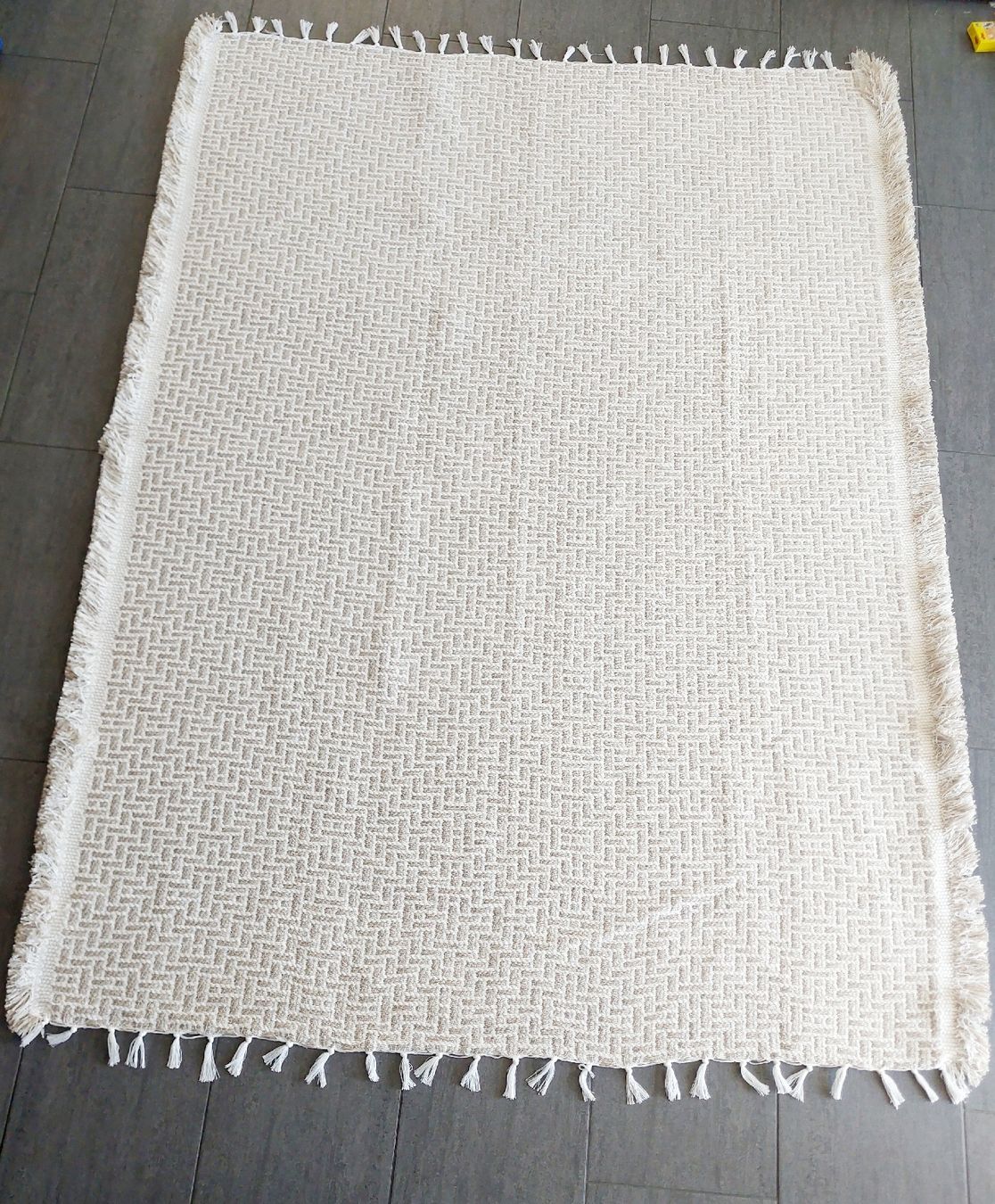Teppiche: Teppich – Neu und originalverpackt aus Hüntwangen von Elyha
