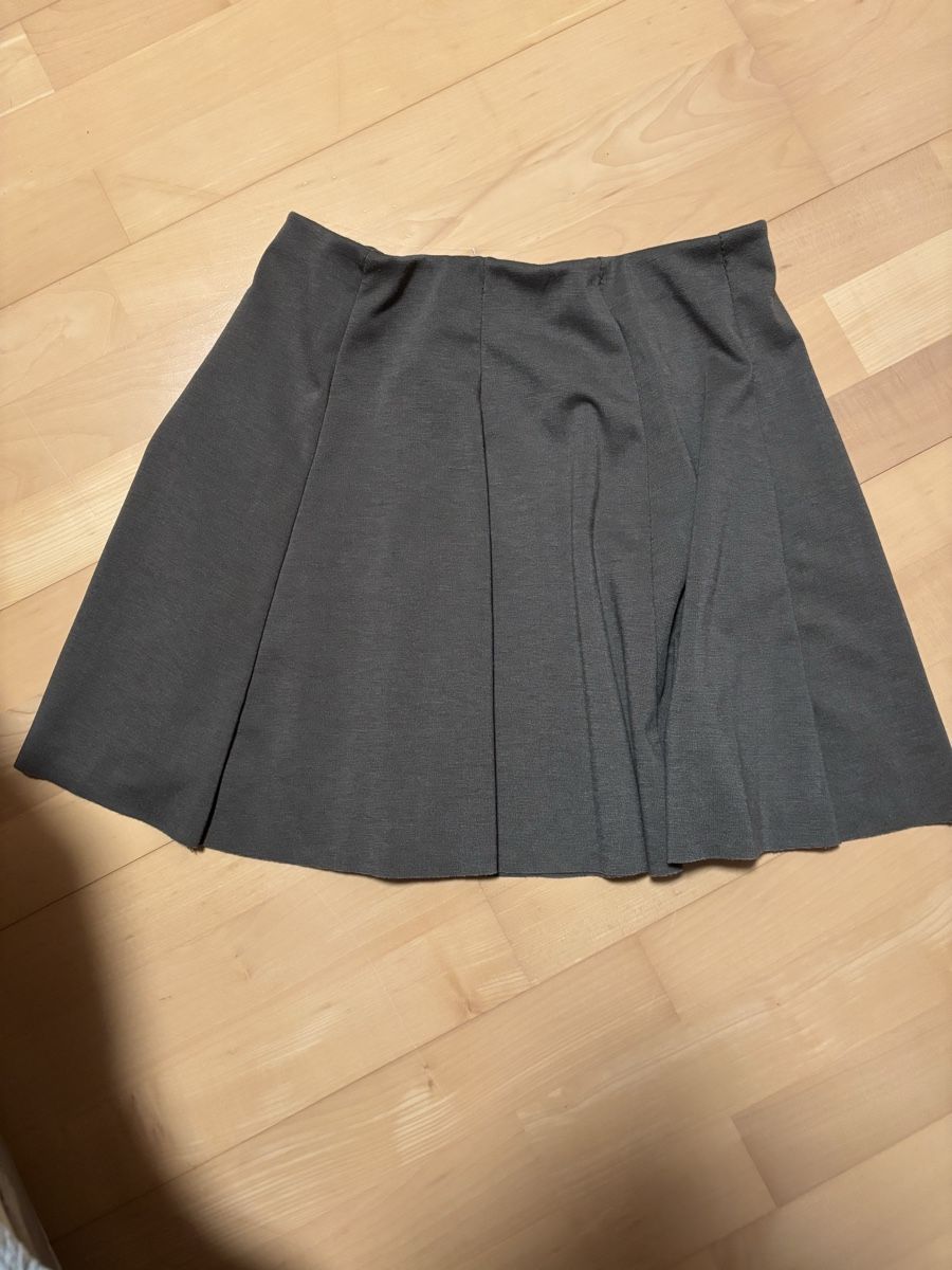 Zebra Gonne: Jupe grün S – Usato da Kesswil venduto da Branca-01