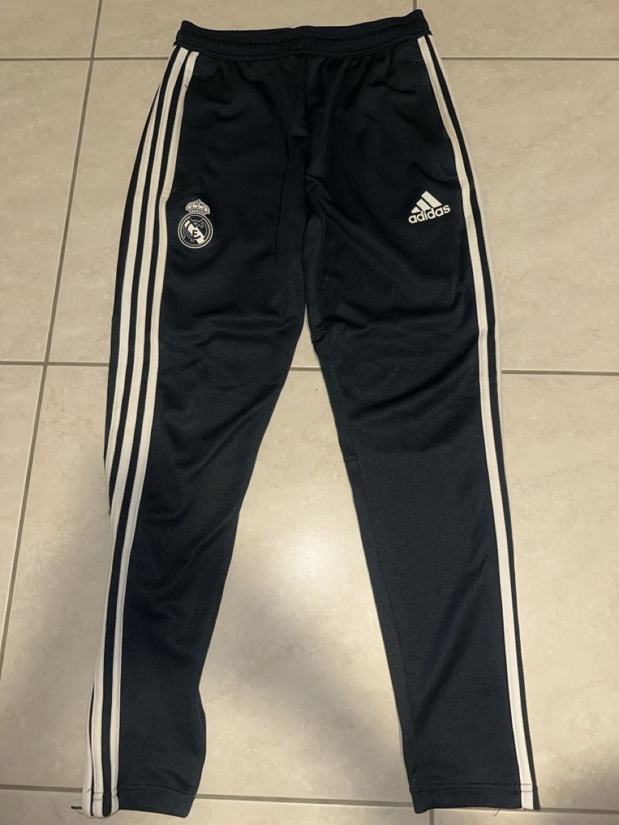Real Madrid Pantaloni: Real Madrid Trainerhose (S) – Usato da Zollikofen venduto da Marvin_Hal