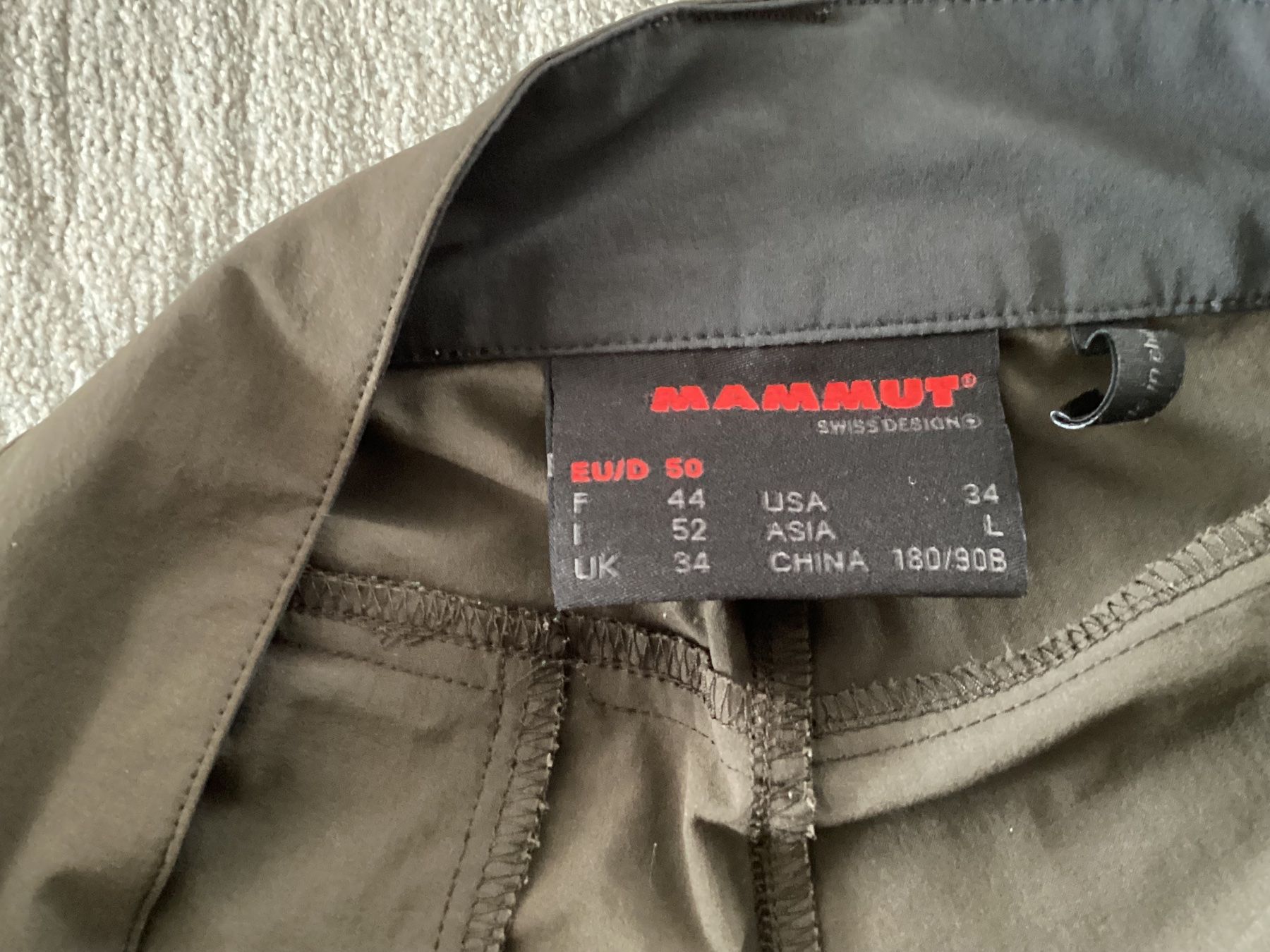 Mammut Pantaloni: Mammut Shorts EU 50 – Usato da Rüegsauschachen venduto da Sudan66 2