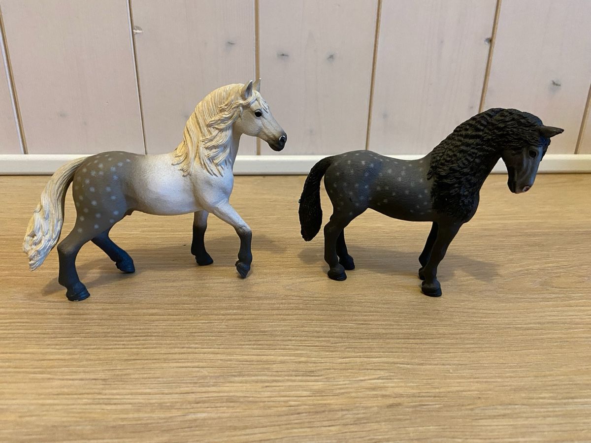 Schleich Spielzeuge: Schleich Pferde 2er Set  – Gebraucht aus Hausen am Albis von Hannavgr