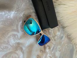 Lunettes de soleil Guess vintage, verres bleus - tendance!