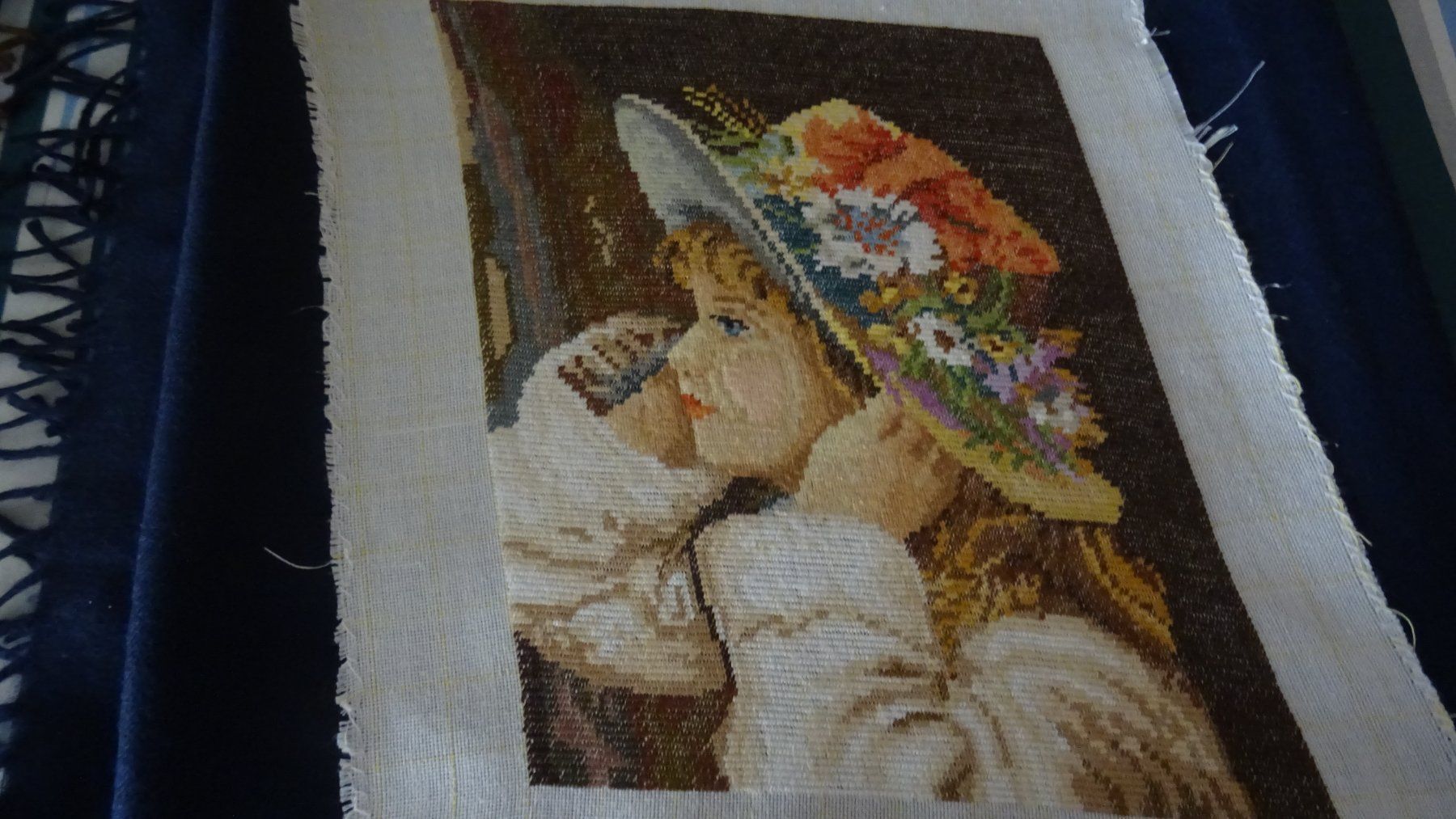 Foto & Immagini: GOBELIN BILD MÄDCHEN MIT HUT-  SCHÖNE. GESCHENK – Nuovo (secondo la descrizione) da Burgdorf venduto da may52