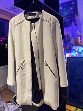 Elegante Zara Jacke in Creme-Weiss