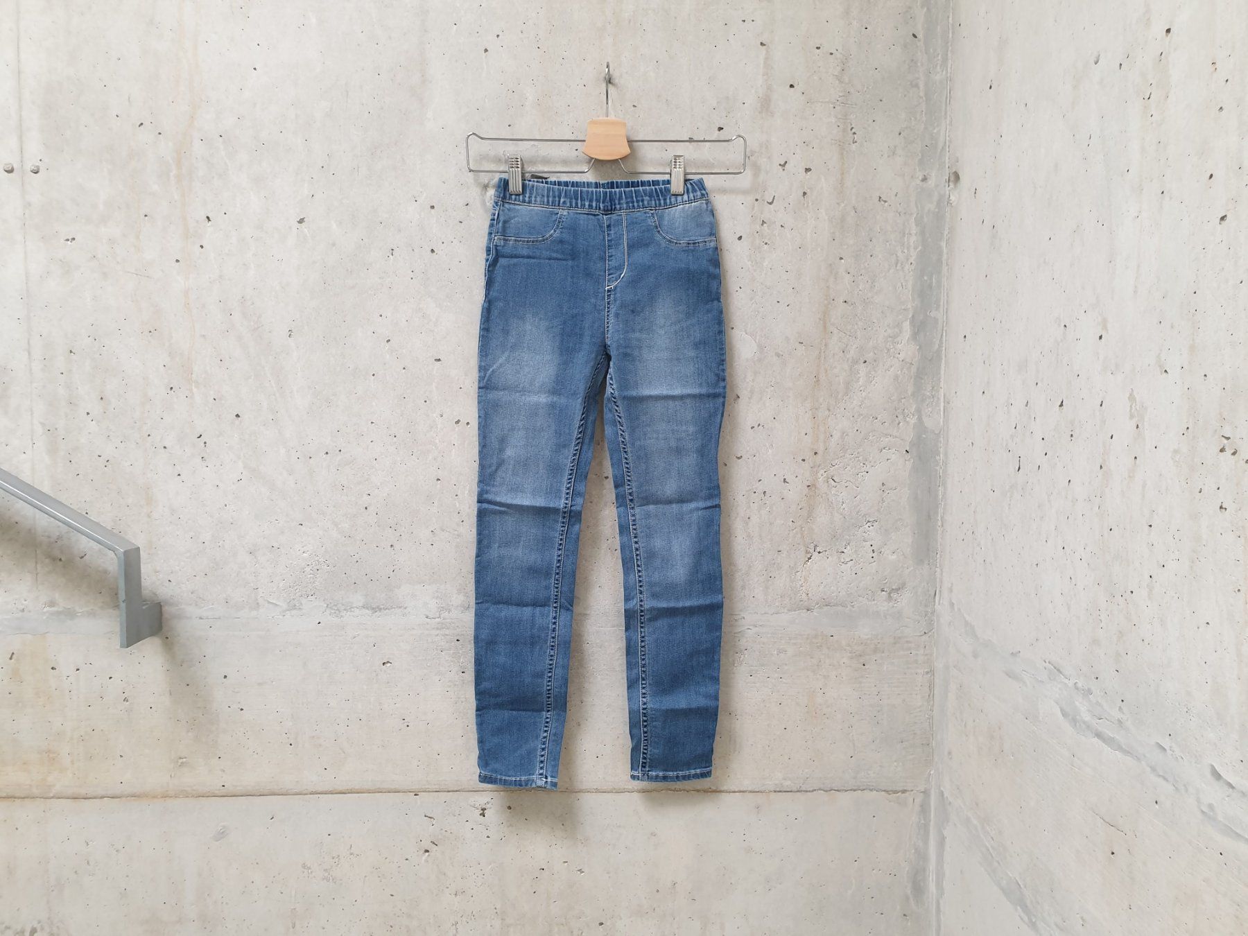 H&M Calze & Collant: Jegging H&M, bleu denim, basic, fille, taille 140 – Usato da Fribourg venduto da fripons