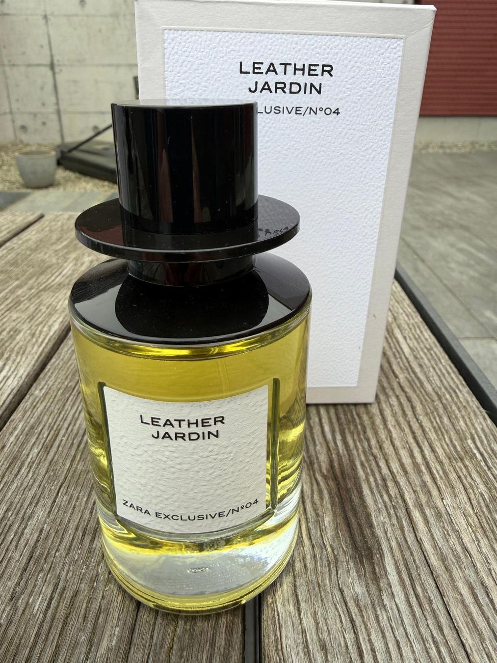 Zara Profumi & Eau de Toilette: Zara Leather Jardin Exclusive/No 04 – Nuovo (secondo la descrizione) da Frauenfeld venduto da mvd_68dv