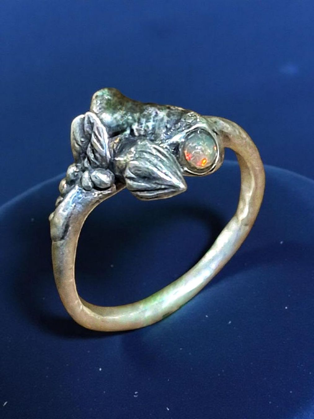 Bagues: Märchenhafter gestalteter Silberring mit Opal, Grösse 49 – Neuf avec emballage d'origine à Aarau par Schmuckhoehle_MD