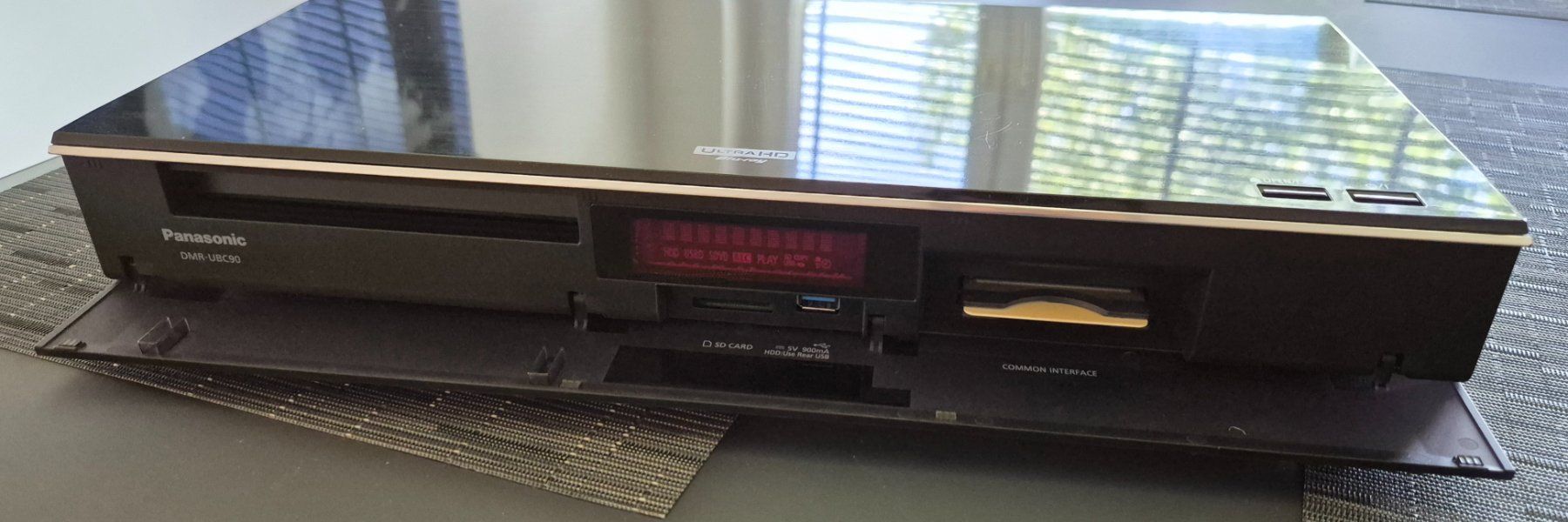Panasonic Ricevitori: Panasonic DVBC TV Receiver / CI+ / Blu-Ray Recorder / Remote – Usato da Zollikerberg venduto da sandokanhaus 1