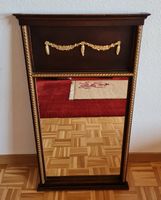 Wandspiegel mit Golddekor