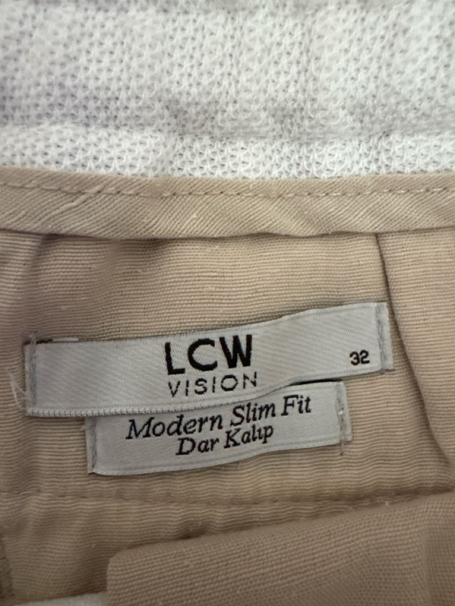 Pantaloni: Shorts weiss Grösse 32 leicht gebraucht – Usato da Glattbrugg venduto da dje_2wc5 1