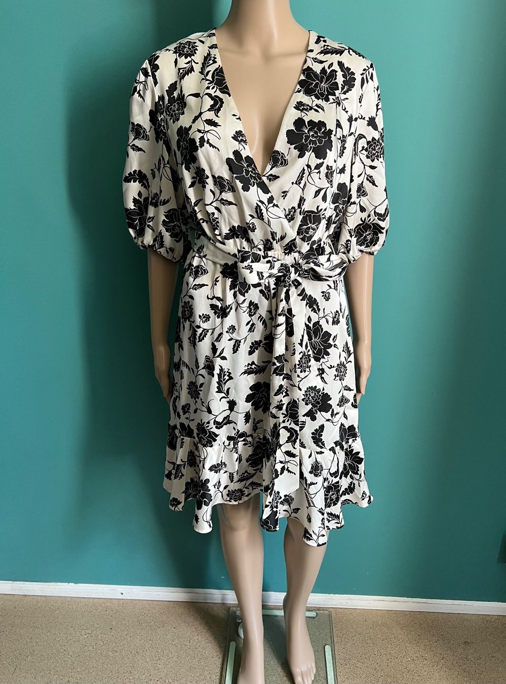 Liu Jo Vestiti: LIU JO Kleid 🖤 – Usato da Zürich venduto da ClosetQueen