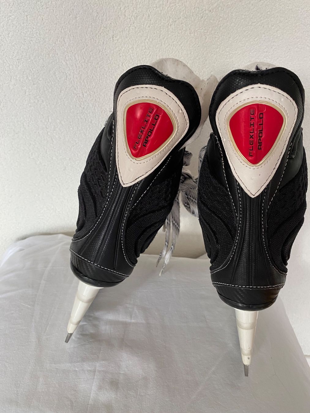 Schlittschuhe: BAUER  APOLLO SCHLITTSCHUHE GRÖSSE 33,5 – Gebraucht aus Zürich von Fashionparade 2
