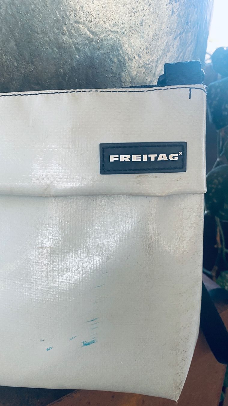 Freitag Borse da donna: Freitag Umhängetasche Lou 553 hellgrau – Usato da Schönenwerd venduto da fidimok 1