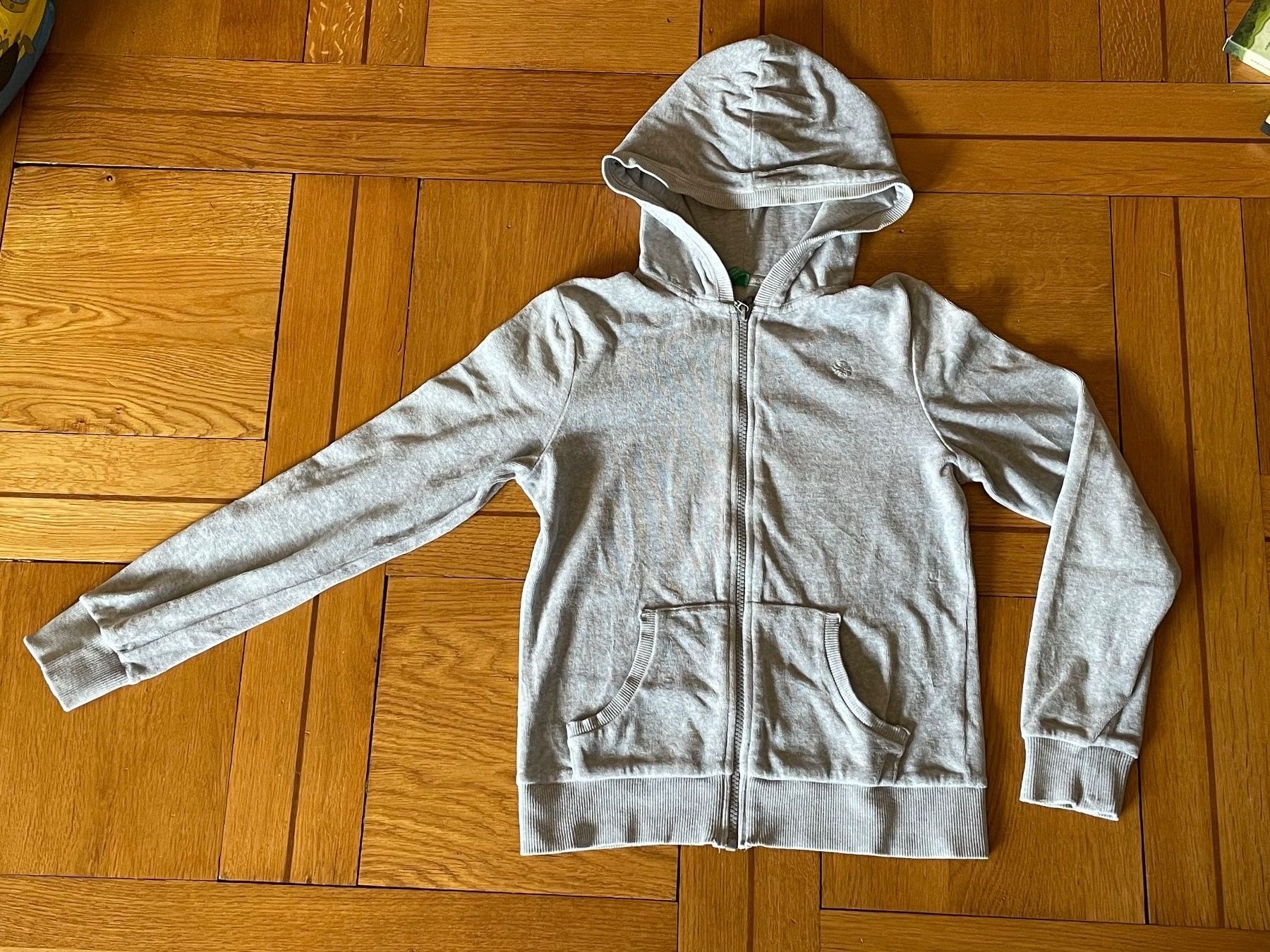 Benetton Lotti & Set di vestiti: Jogginganzug / Trainer Benetton Gr. 134 / 140 – Usato da Genève venduto da Livsonman 1