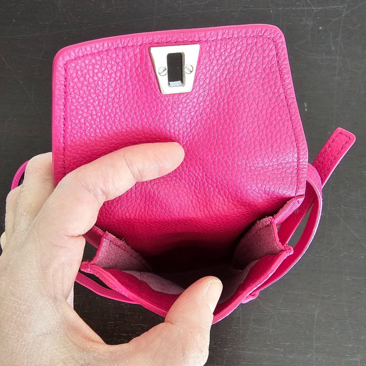 Akris Borse da donna: NEW AKRIS Anouk Phone Pouch in leather pink – Nuovo (secondo la descrizione) da Origlio venduto da ann_q6qv 5
