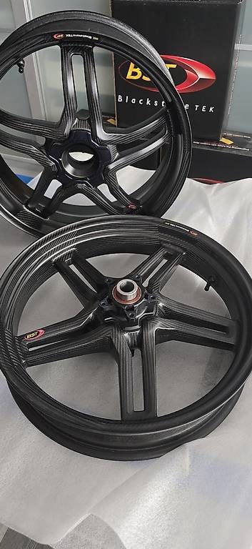 Ducati Alle Motorradersatzteile: DUCATI BST CARBON FELGEN – Gebraucht aus Feusisberg von swissbear68