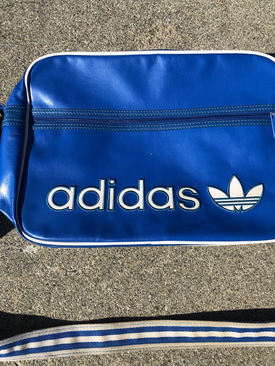 Adidas Borse: vintage Adidas Tasche – Usato da Fribourg venduto da ann_l9b7 1