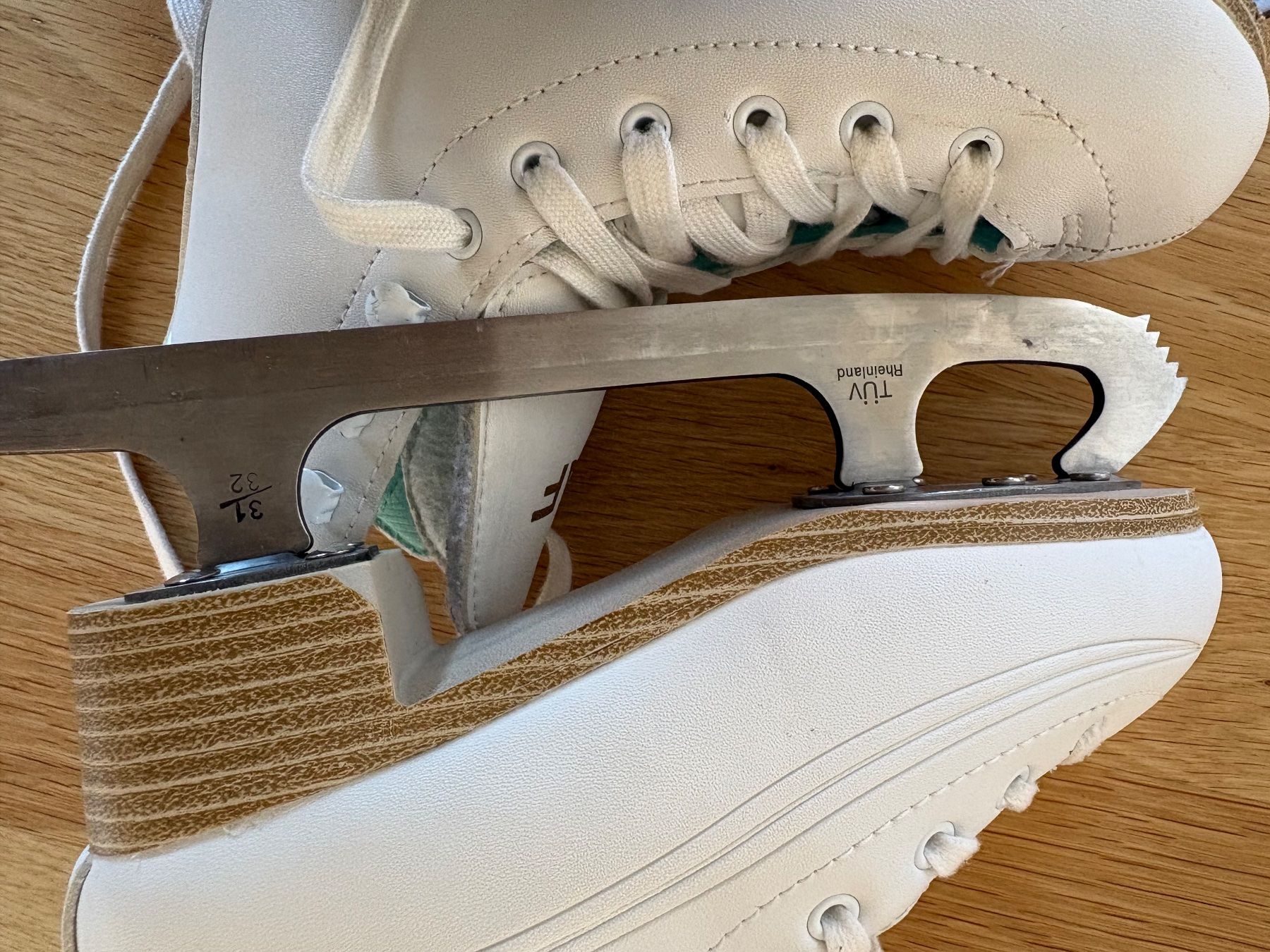 Graf Pattini da ghiaccio: Graf Schlittschuhe Gr. 31-32 – Usato da Wetzikon ZH venduto da torira 2